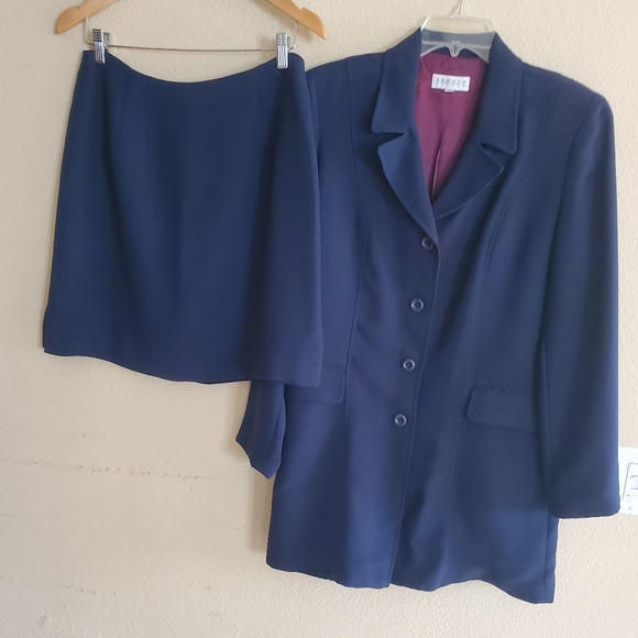 Vintage Two-Piece Smooth Studio Skirt suit. - Picture 1 of 6